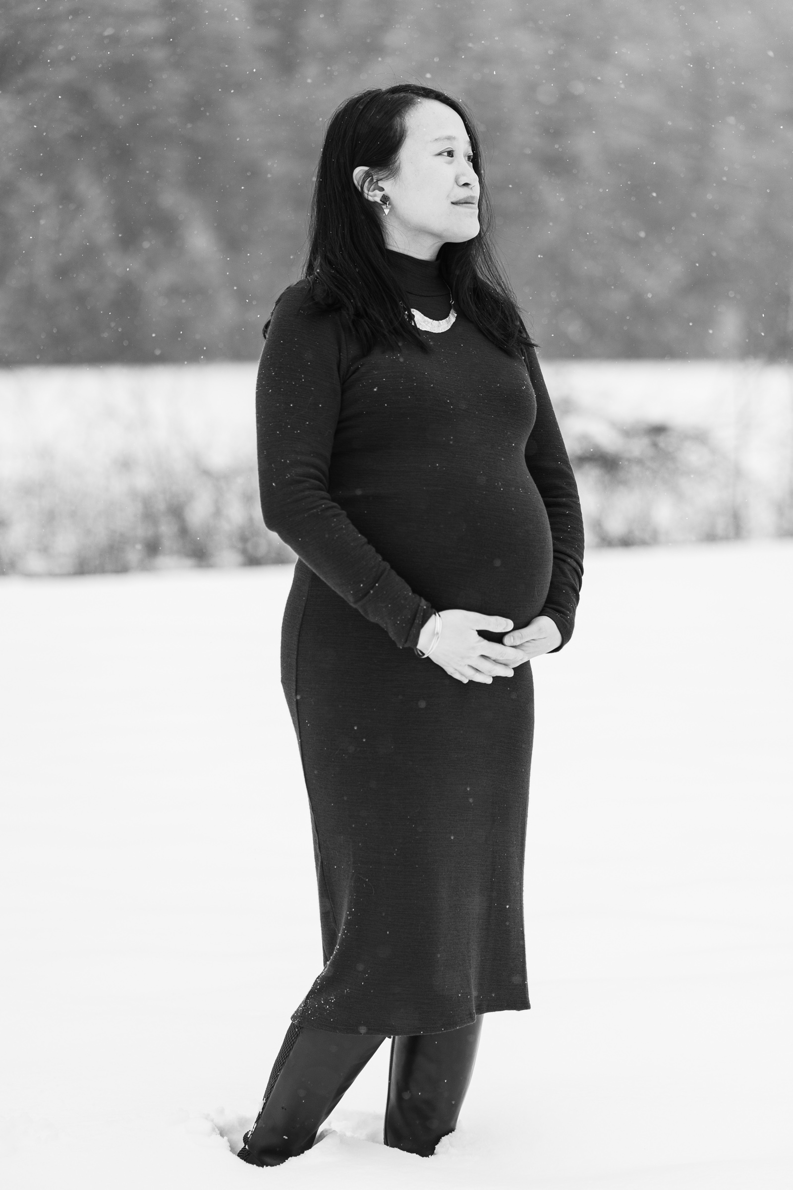 Winter Pregnancy Portrait – Katsoulis Photography