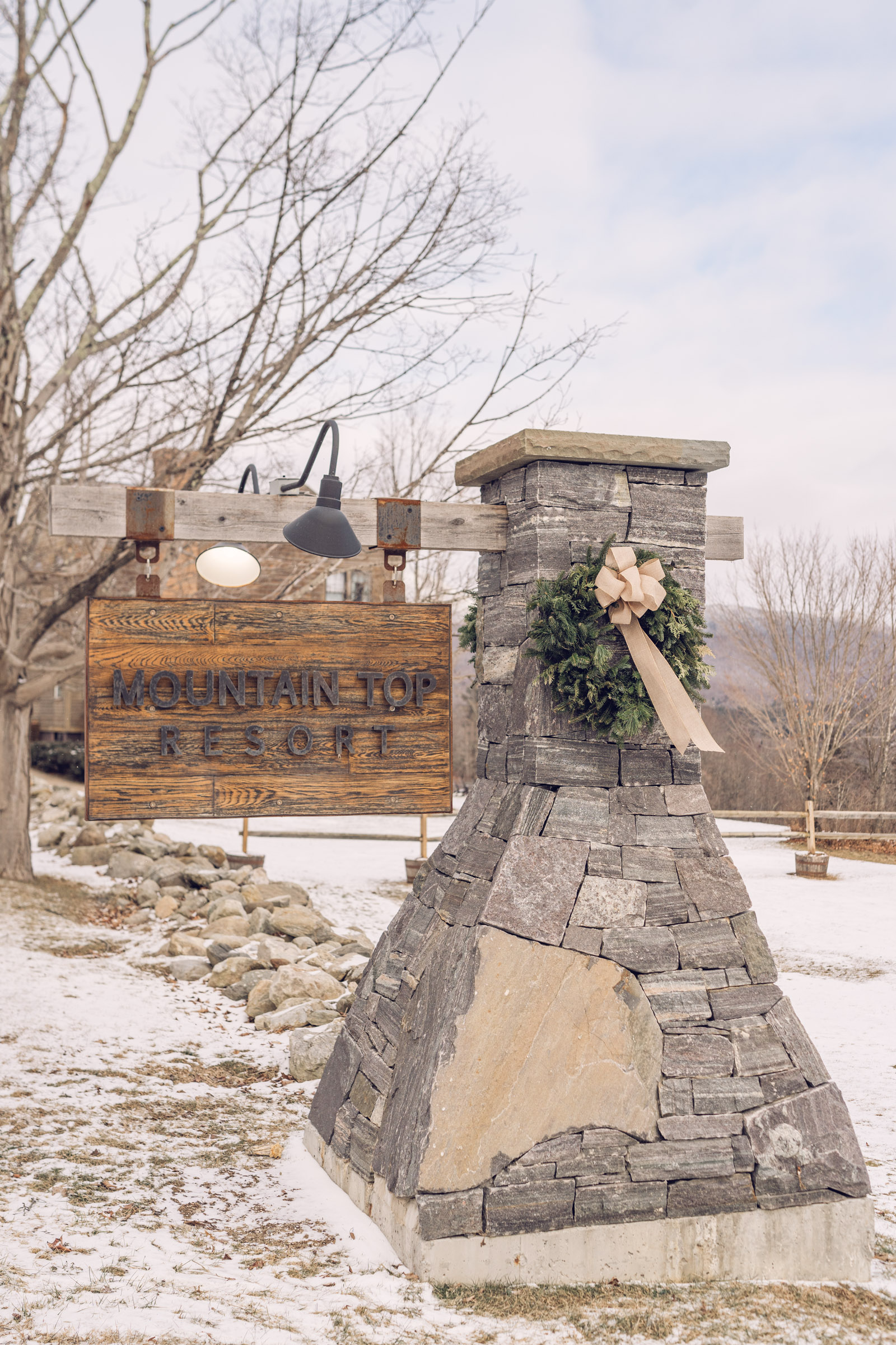 Mountain Top Inn sign